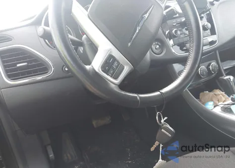 2013 Chrysler 200 Touring z USA, uszkodzony, nr VIN 1C3CCBBB5DN699931